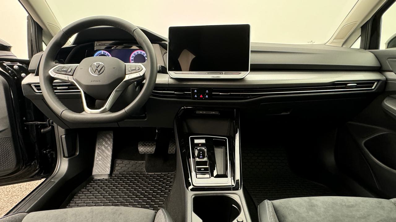 VW<br>Golf VIII 1.5 TSI PHEV Style