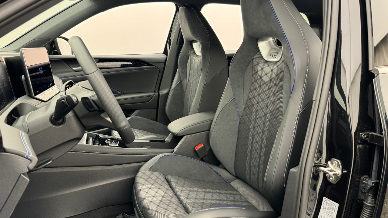 VW<br>Tiguan 2.0 TDI SCR R-Line 4Motion DSG