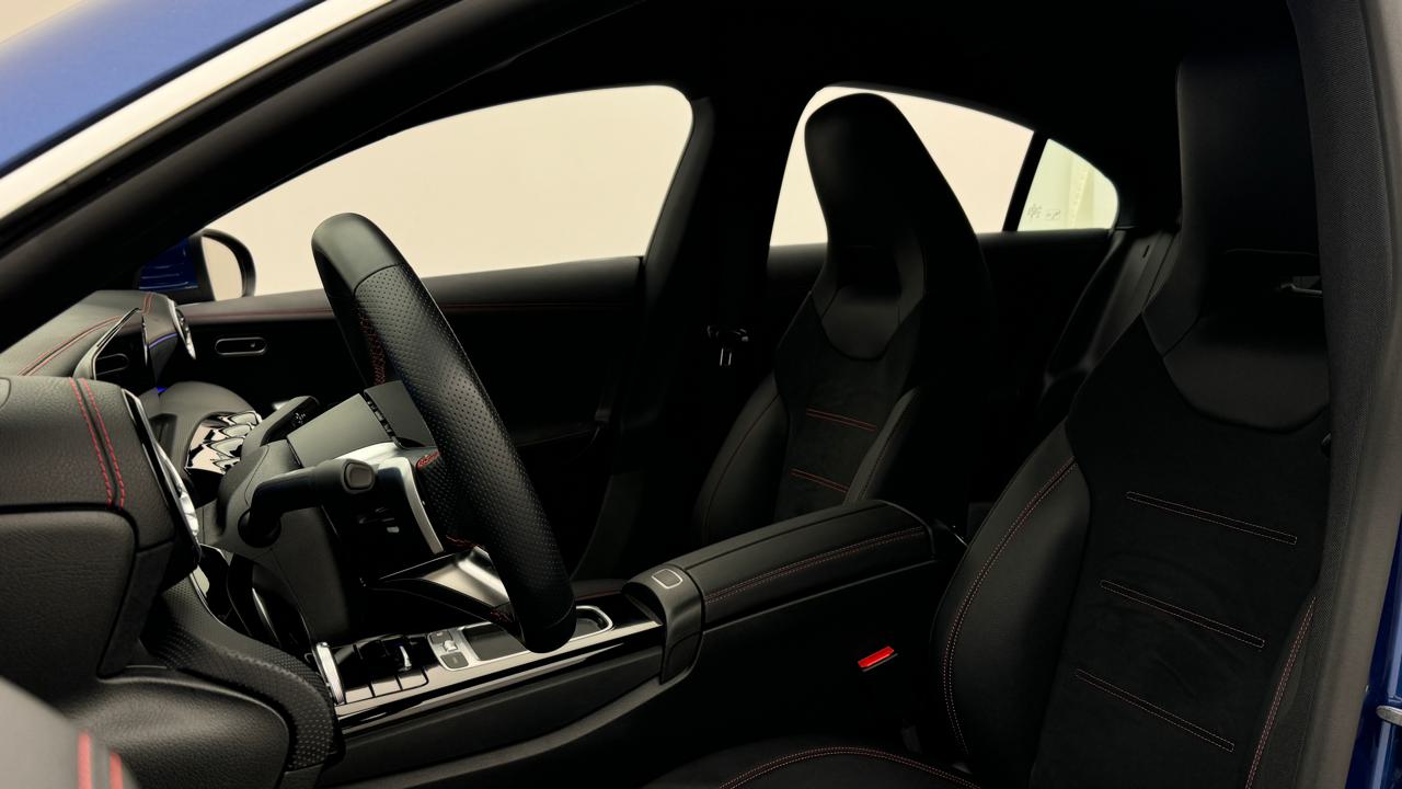 Mercedes<br>CLA 200 AMG Line
