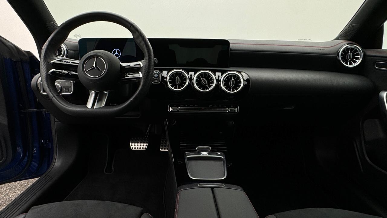 Mercedes<br>CLA 200 AMG Line