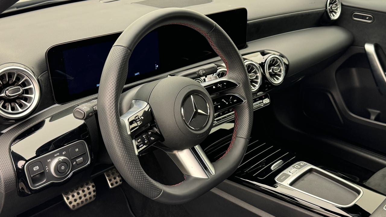 Mercedes<br>CLA 200 AMG Line