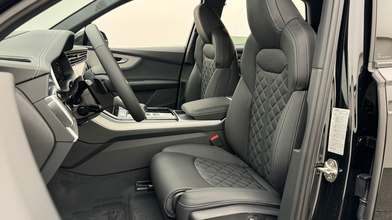 Audi<br>Q7 50 TDI quattro S Line tiptronic