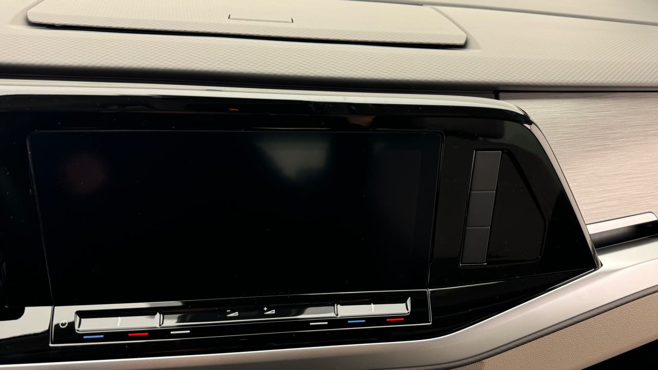 VW<br>Multivan 2.0 TDI Life Edition DSG