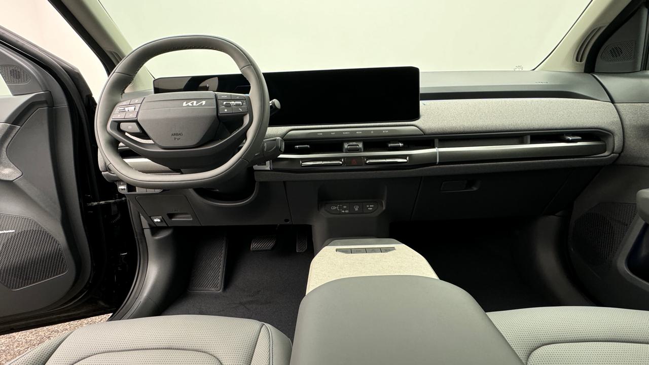 Kia<br>EV3 81 Earth+
