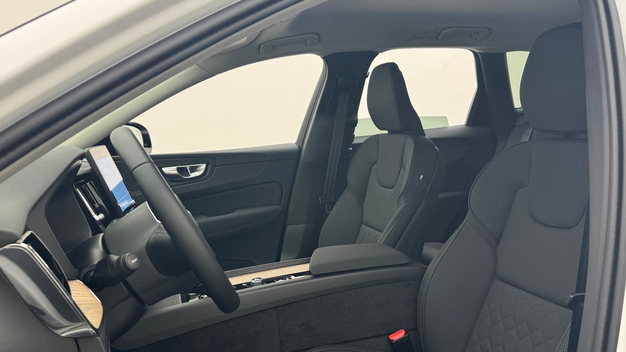 Volvo<br>XC60 T6 eAWD PluginHybrid Plus Dark Geartronic