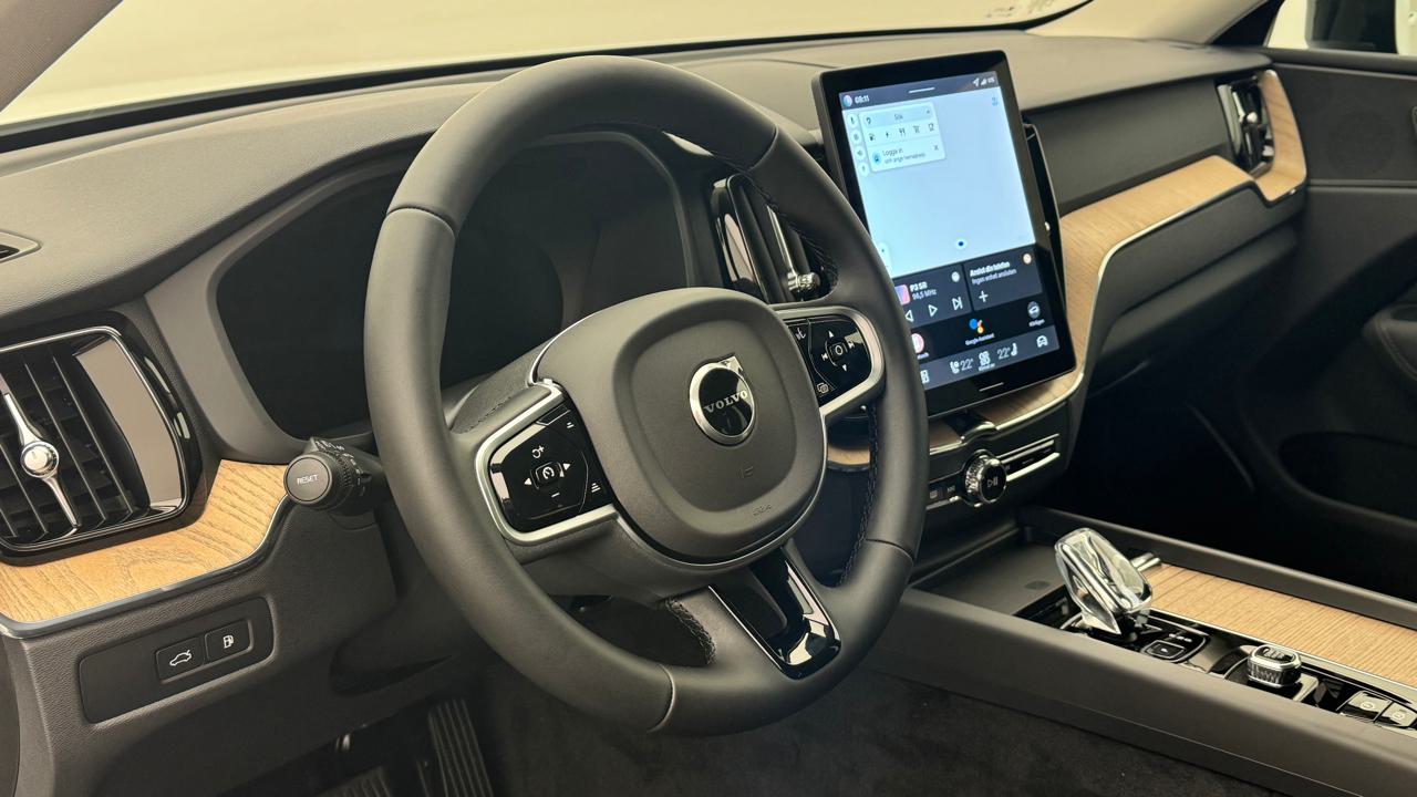 Volvo<br>XC60 T6 eAWD PluginHybrid Plus Dark Geartronic