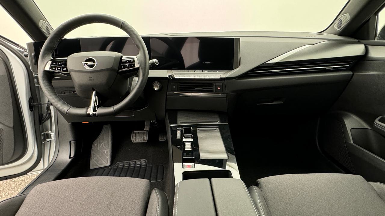 Opel<br>Astra 1.2i Turbo GS A