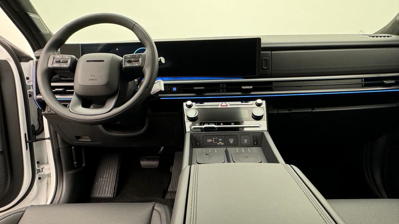 Hyundai<br>Santa Fe 1.6 T-GDi PHEV Calligraphy 4WD A