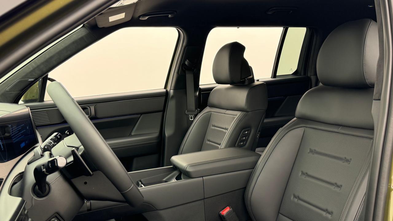 Hyundai<br>Santa Fe 1.6 T-GDi PHEV Calligraphy 4WD A