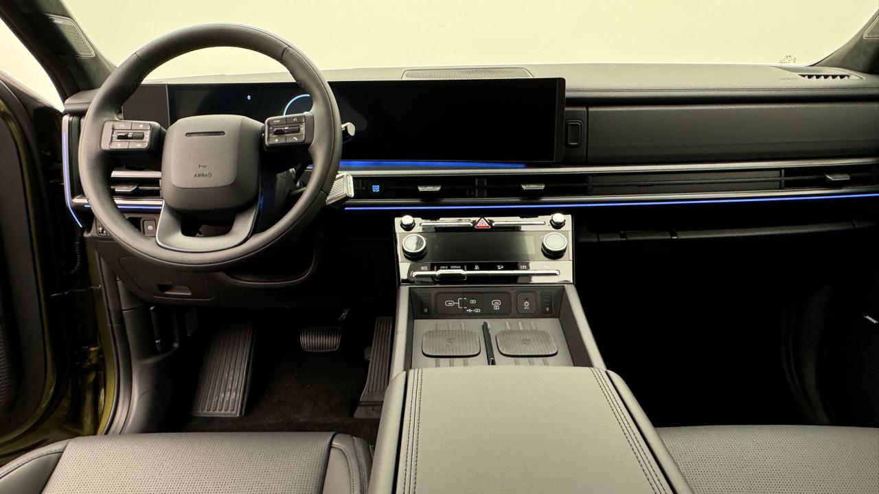 Hyundai<br>Santa Fe 1.6 T-GDi PHEV Calligraphy 4WD A