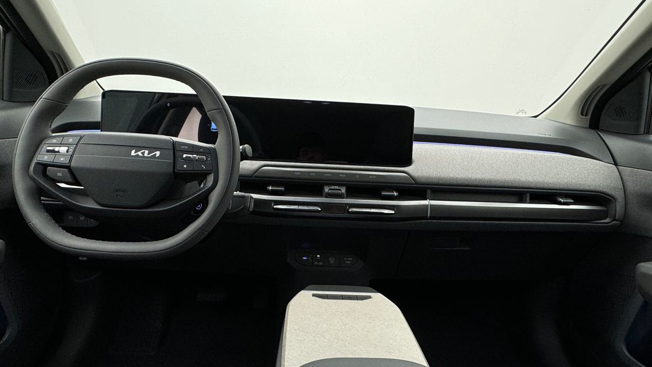 Kia<br>EV3 81 Earth+