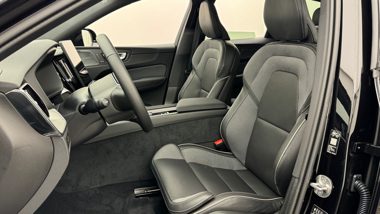 Volvo<br>XC60 T6 eAWD PluginHybrid Ultra Dark Geartronic