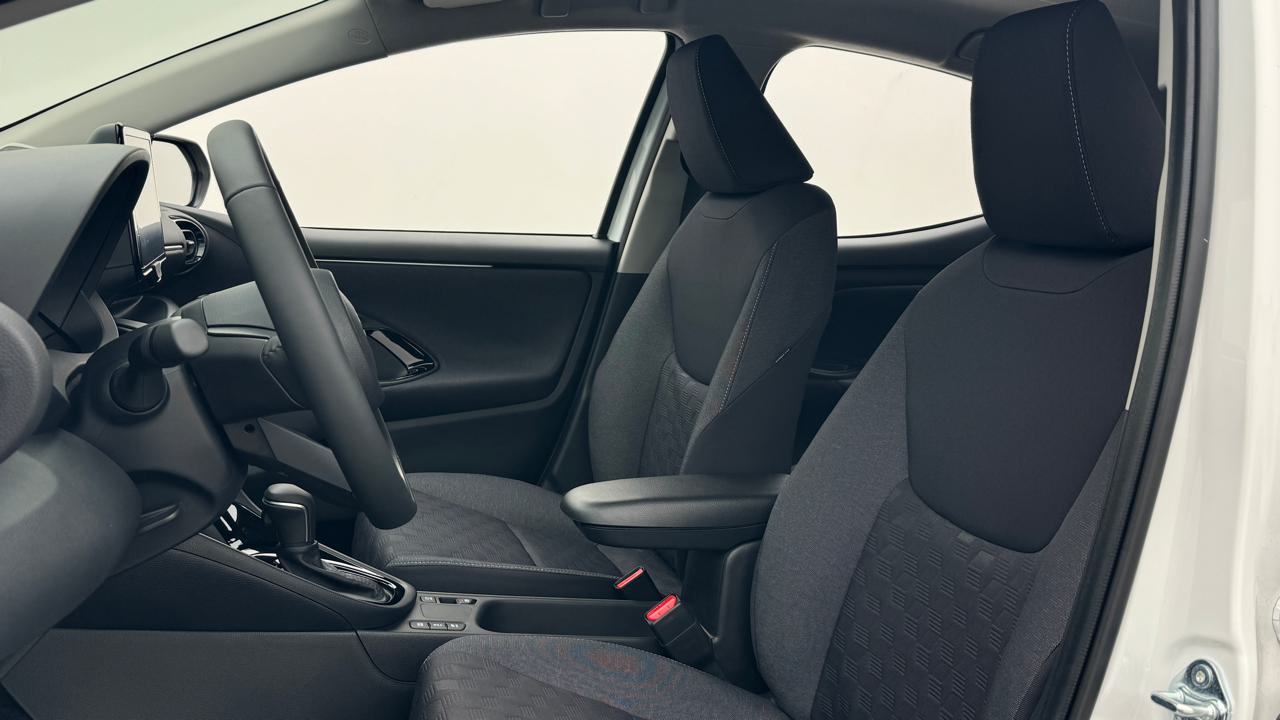 Toyota<br>Yaris 1.5 Sport e-CVT