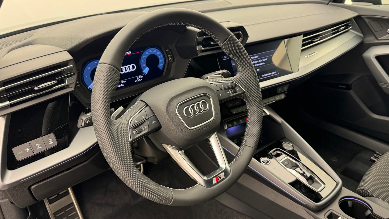 Audi<br>A3 Sportback 35 TDI S line S-tronic