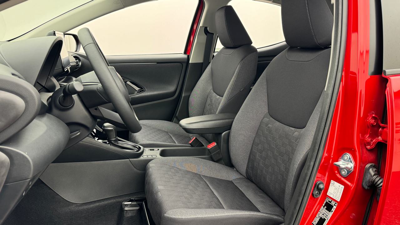 Toyota<br>Yaris 1.5 Sport e-CVT