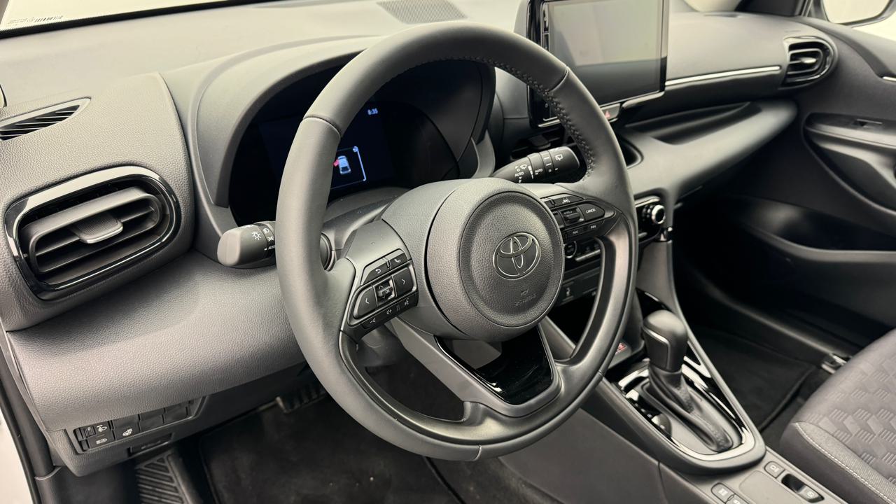 Toyota<br>Yaris 1.5 Sport e-CVT