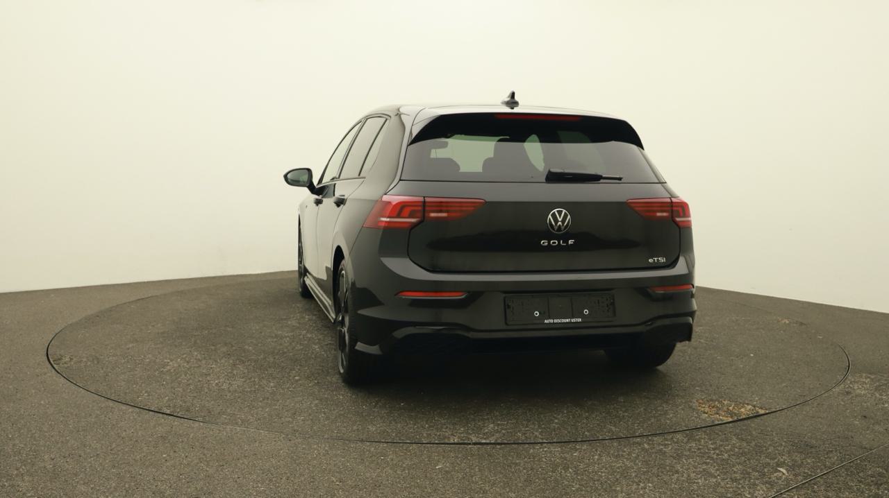 VW<br>Golf VIII 1.5 e TSI mHEV R-Line DSG