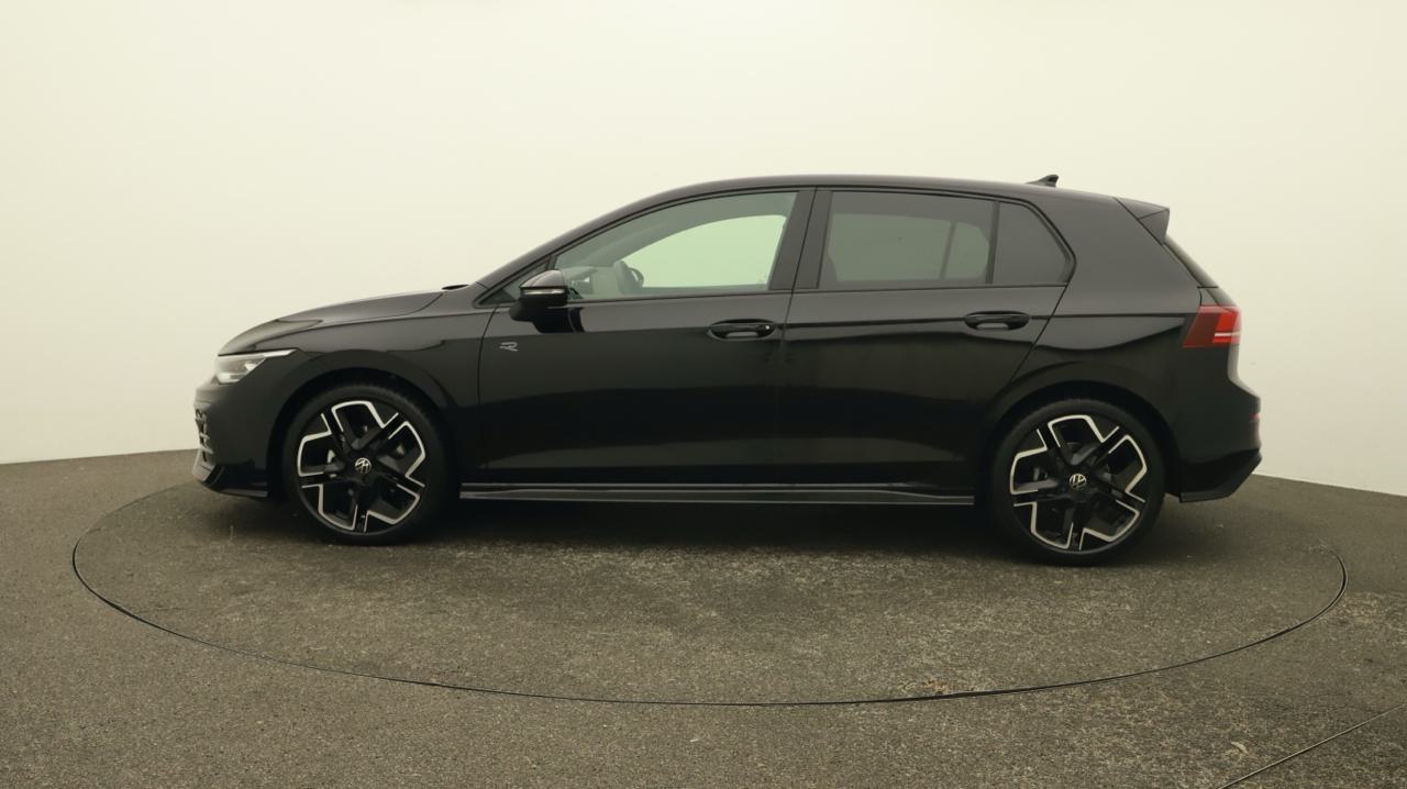 VW<br>Golf VIII 1.5 e TSI mHEV R-Line DSG