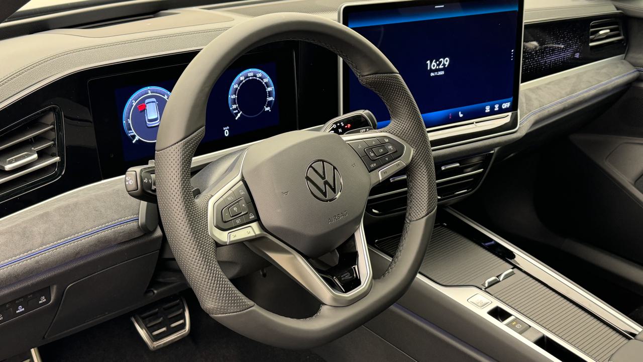 VW<br>Passat Variant 2.0 TDI evo R-Line 4 Motion DSG