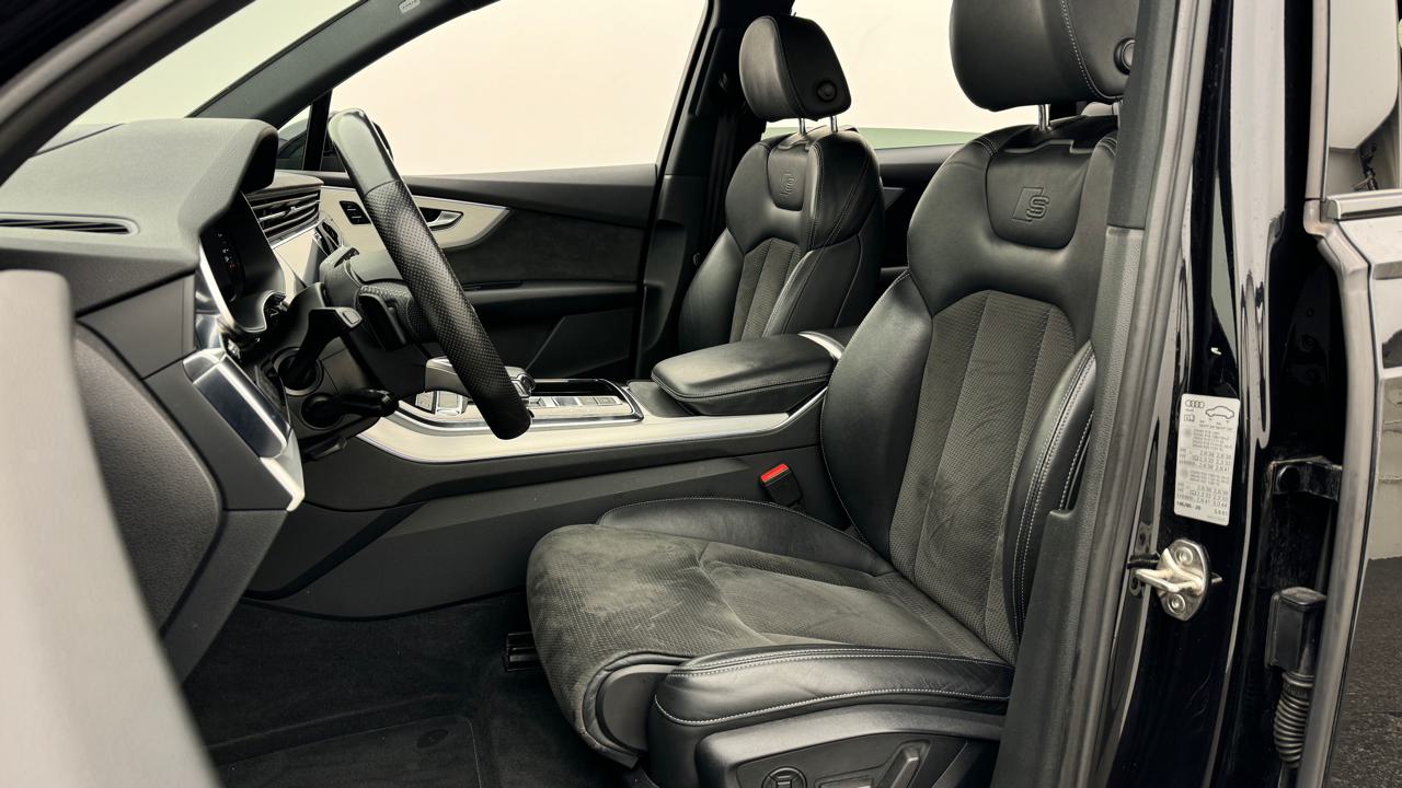 Audi<br>Q7 50 TDI quattro S Line tiptronic