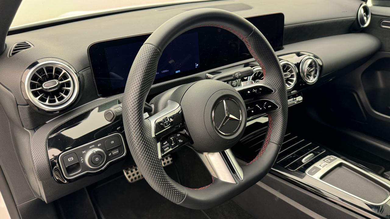 Mercedes<br>A 200 AMG Line