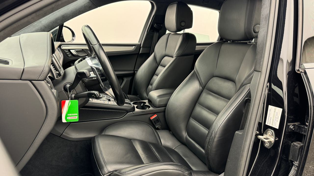 Porsche<br>Macan Turbo PDK 400PS