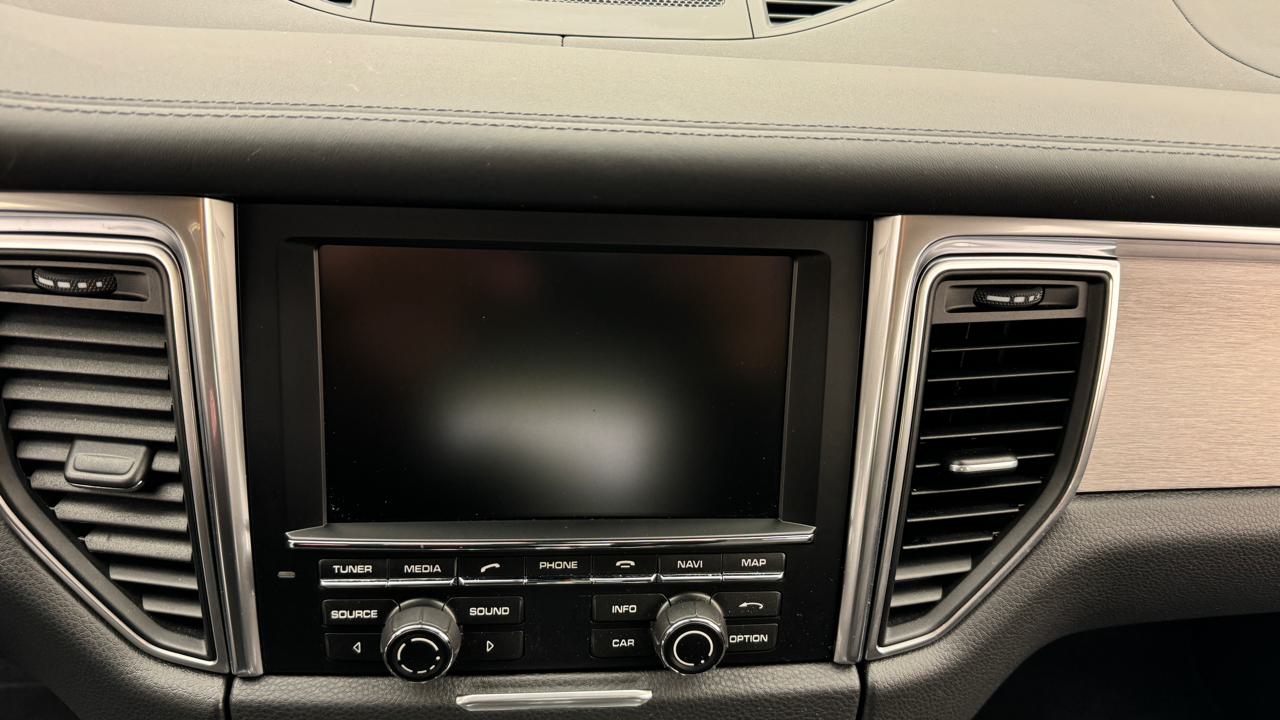 Porsche<br>Macan Turbo PDK 400PS