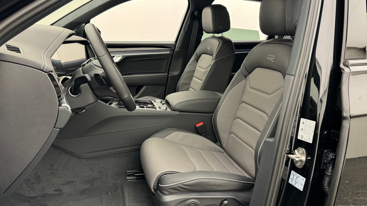 VW<br>Touareg 3.0 TDI R-Line Tiptronic