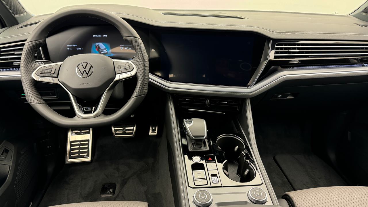 VW<br>Touareg 3.0 TDI R-Line Tiptronic