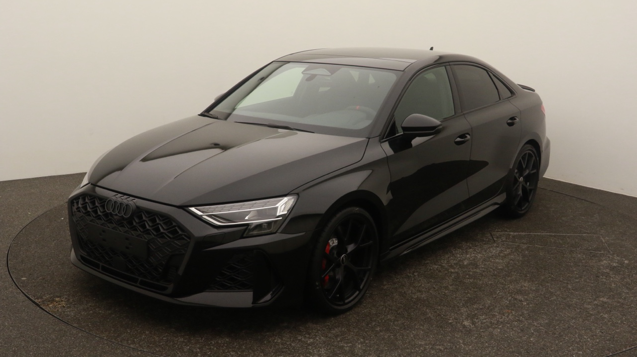 Audi<br>RS3 Limousine 2.5 TSI quattro S-tronic