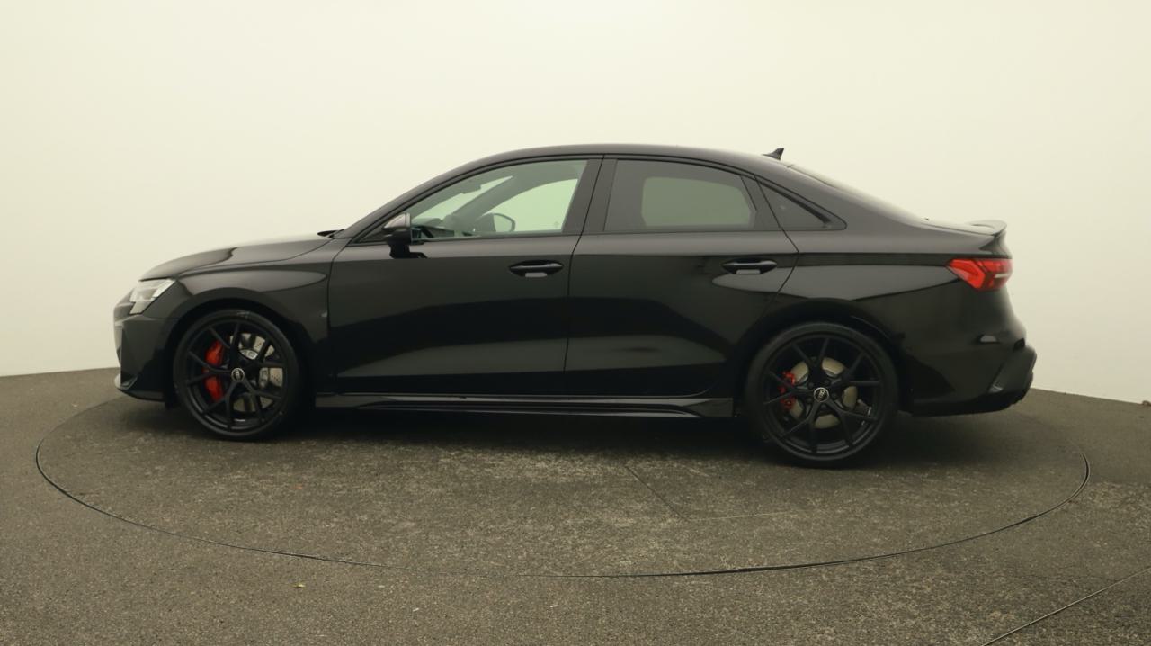 Audi<br>RS3 Limousine 2.5 TSI quattro S-tronic