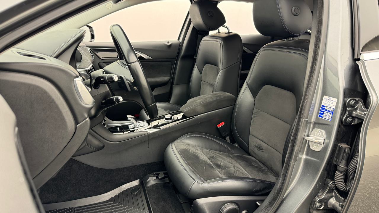 Infiniti<br>Q30 2.2d Premium City Black AWD DCT