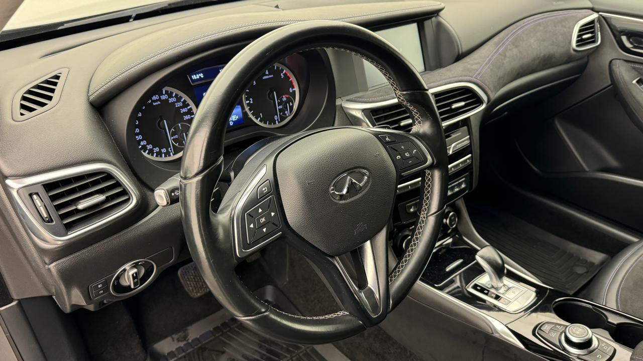 Infiniti<br>Q30 2.2d Premium City Black AWD DCT