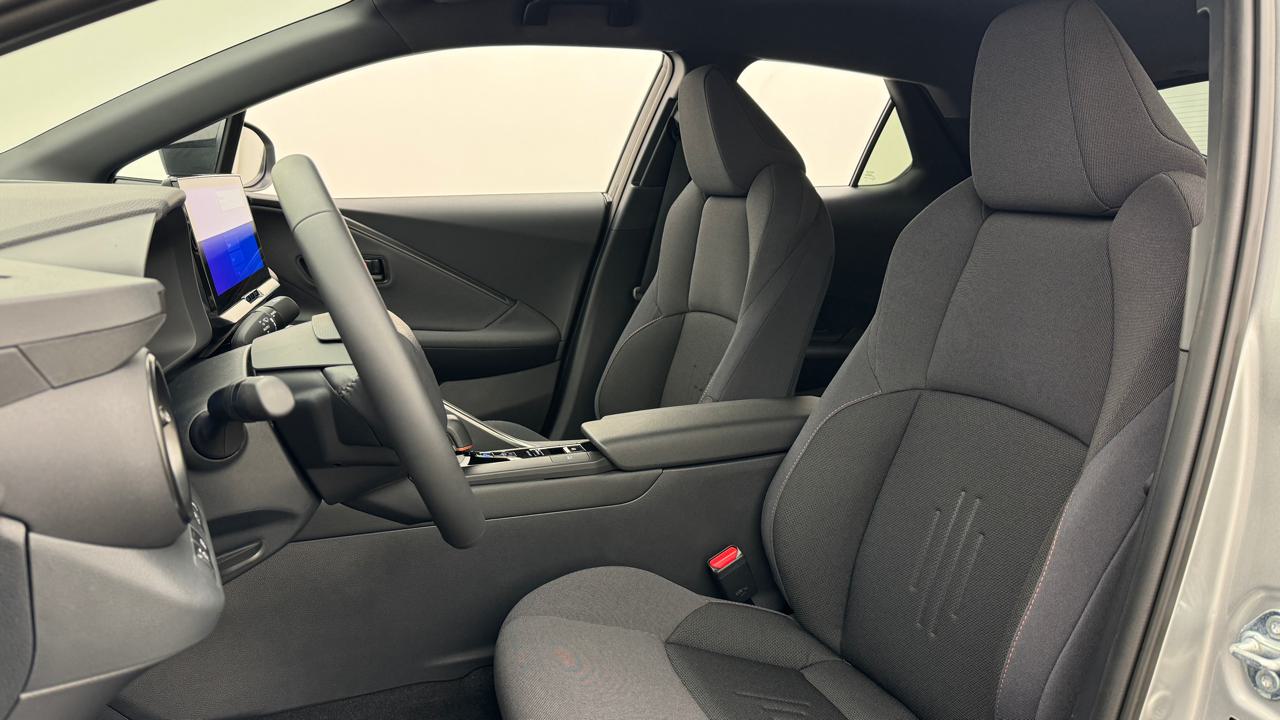 Toyota<br>C-HR 1.8 HSD CVT Sport