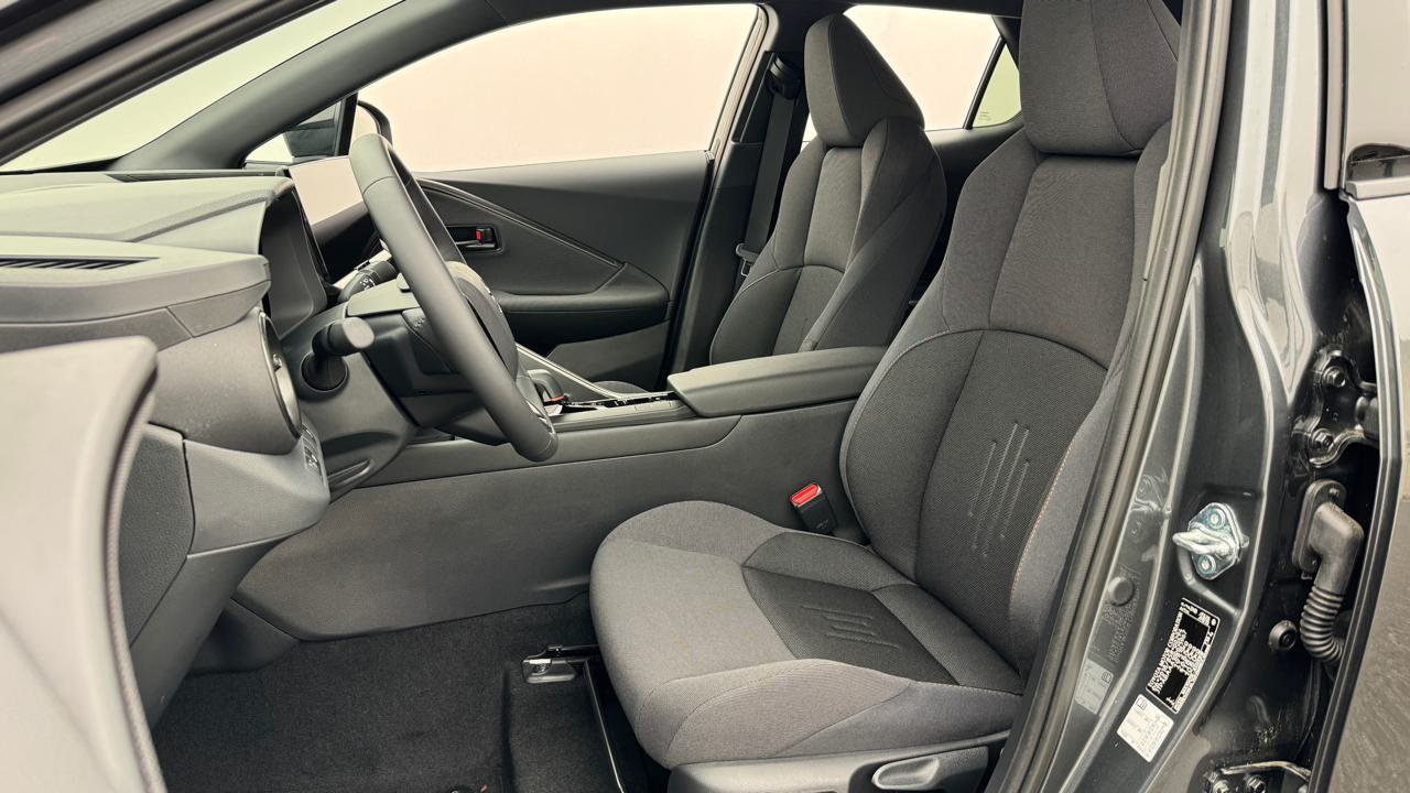 Toyota<br>C-HR 2.0 HSD Sport CVT