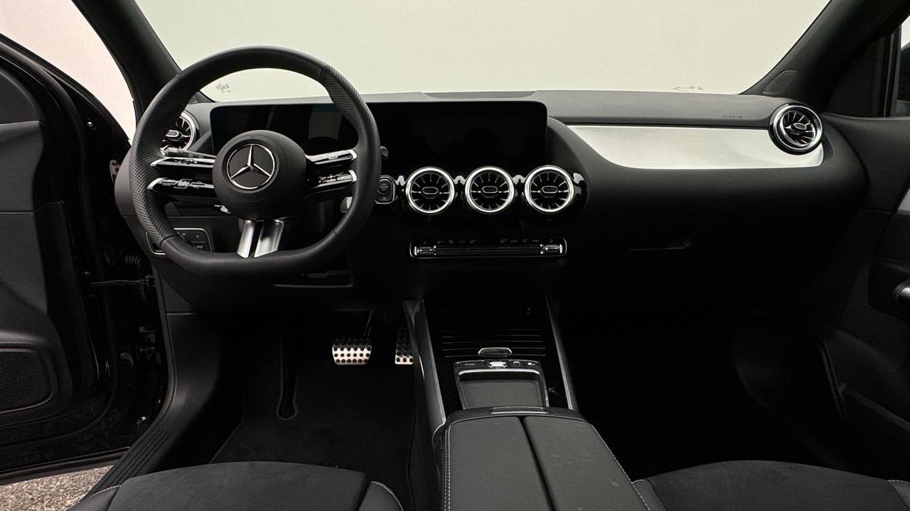 Mercedes<br>GLA 200d AMG Line