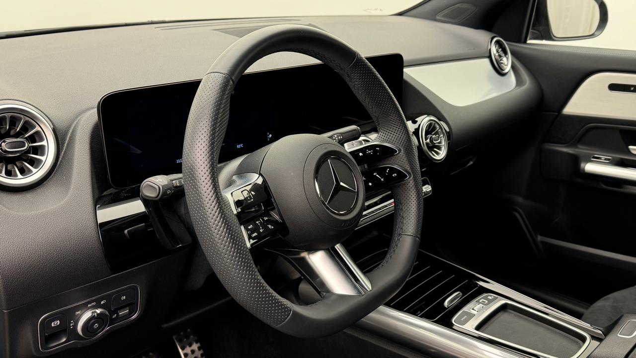 Mercedes<br>GLA 200d AMG Line