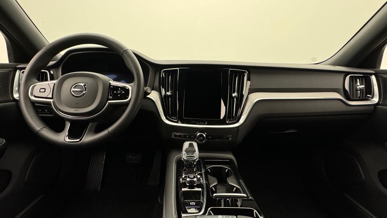 Volvo<br>V60 T6 eAWD Plug in Hybrid Plus Dark