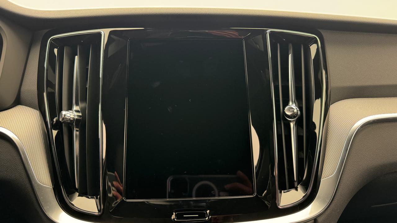 Volvo<br>V60 T6 eAWD Plug in Hybrid Plus Dark