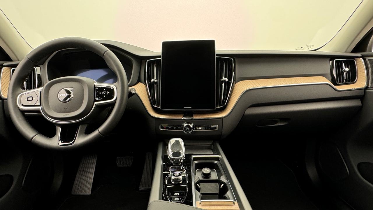 Volvo<br>XC60 T6 eAWD PluginHybrid Plus Dark Geartronic