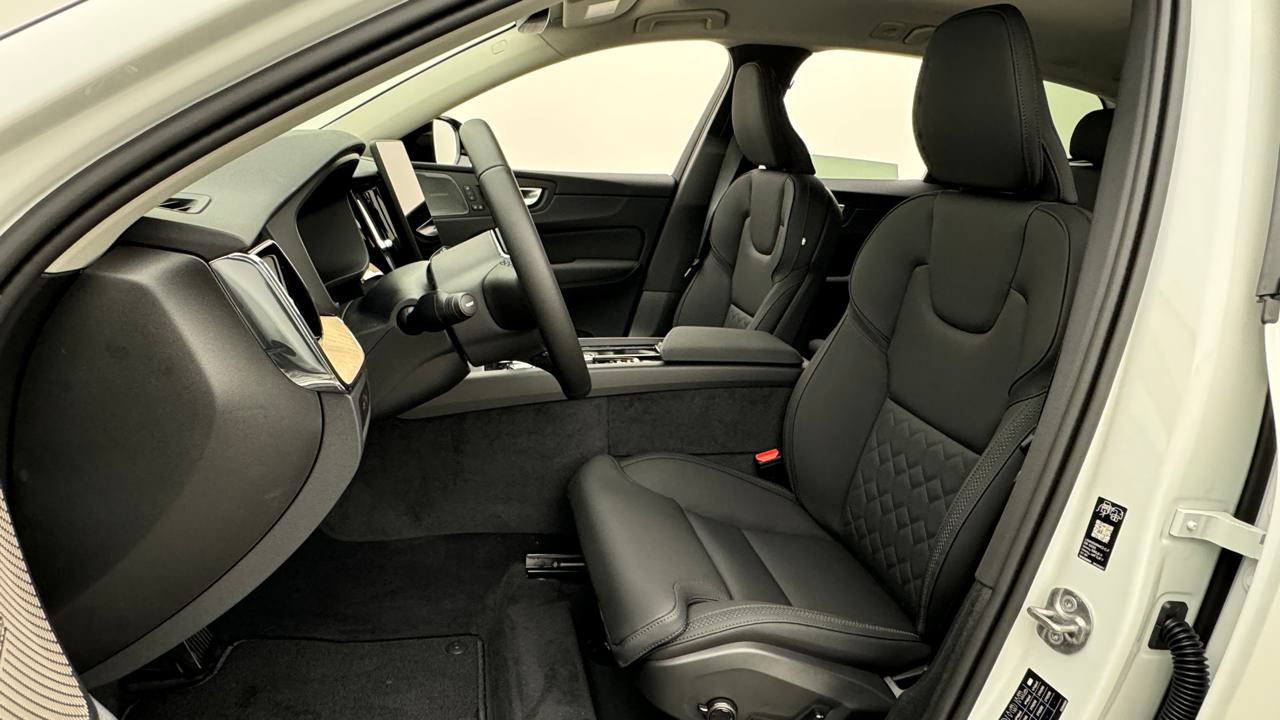 Volvo<br>XC60 T6 eAWD PluginHybrid Plus Dark Geartronic