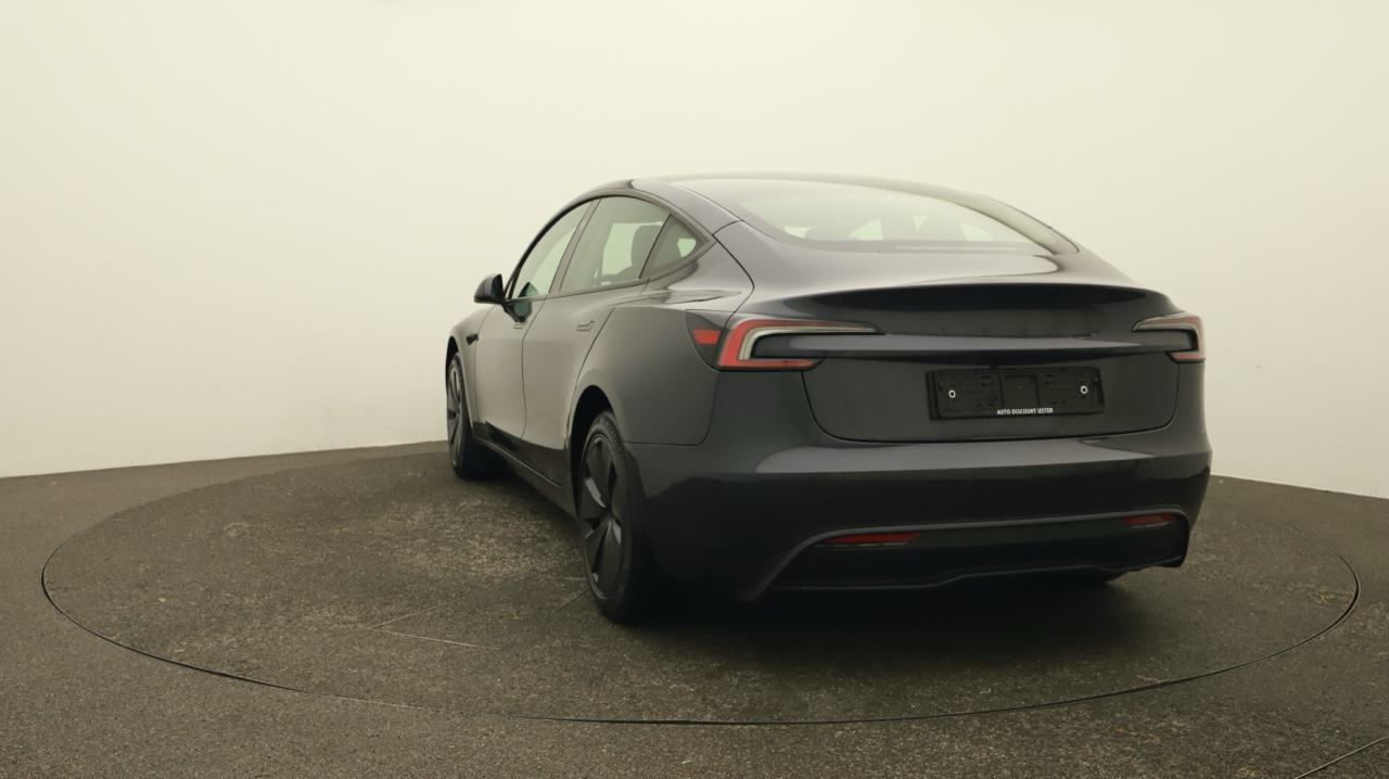 Tesla<br>Model 3 RWD