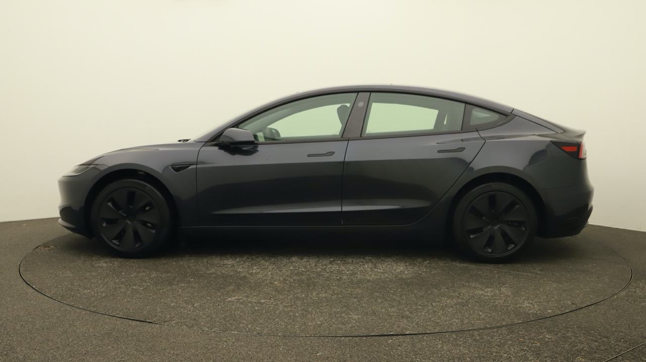 Tesla<br>Model 3 RWD