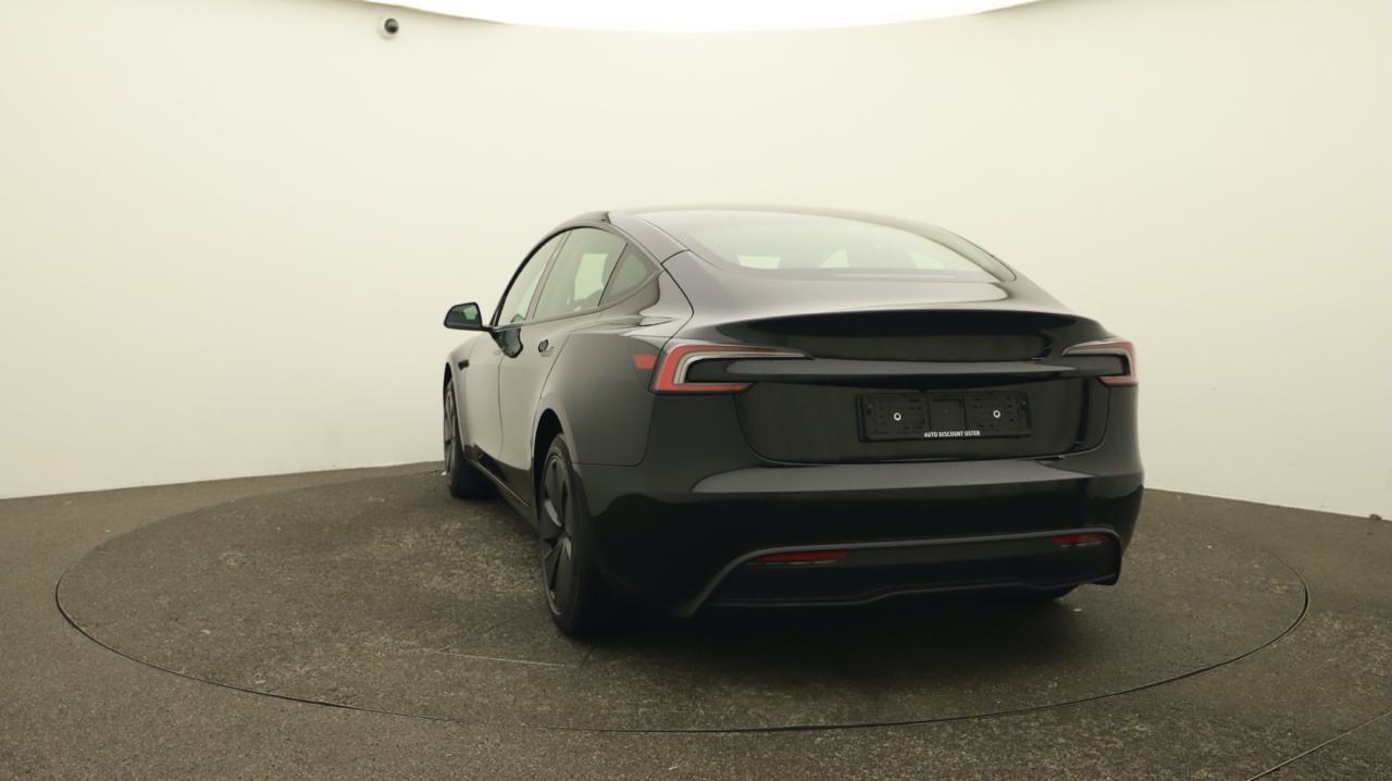 Tesla<br>Model 3 RWD