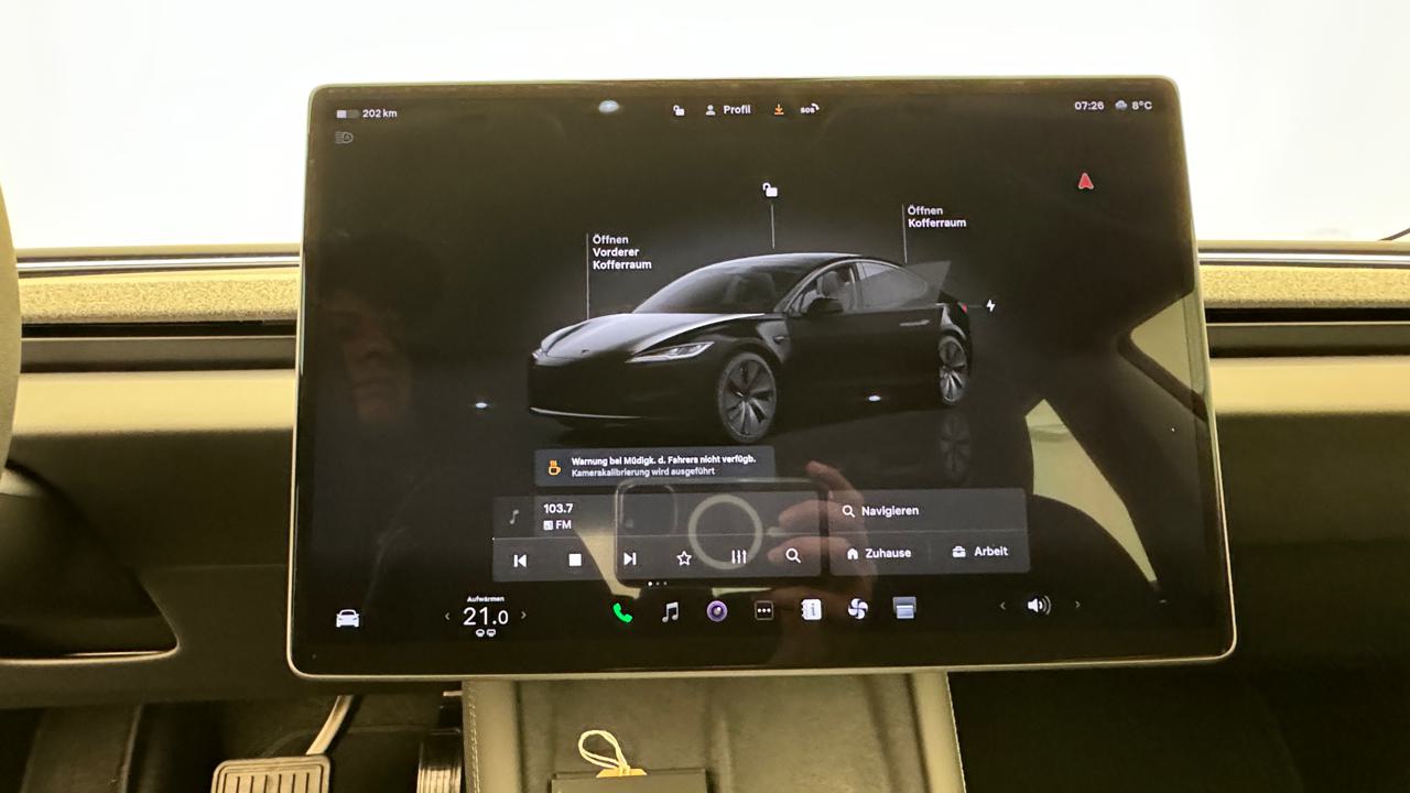 Tesla<br>Model 3 RWD
