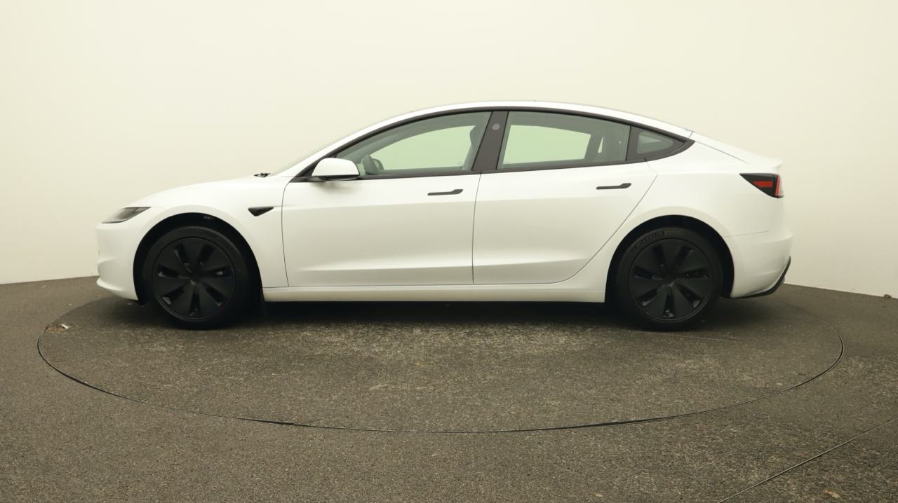 Tesla<br>Model 3 RWD