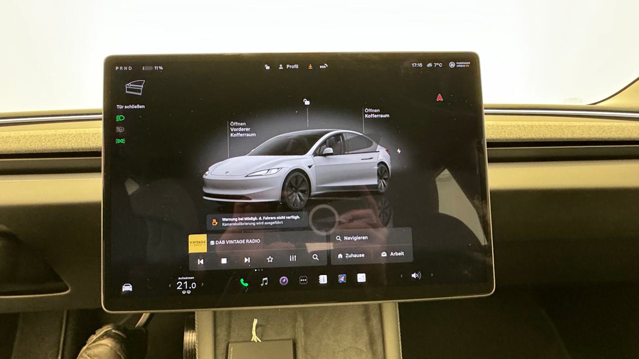Tesla<br>Model 3 Long Range RWD