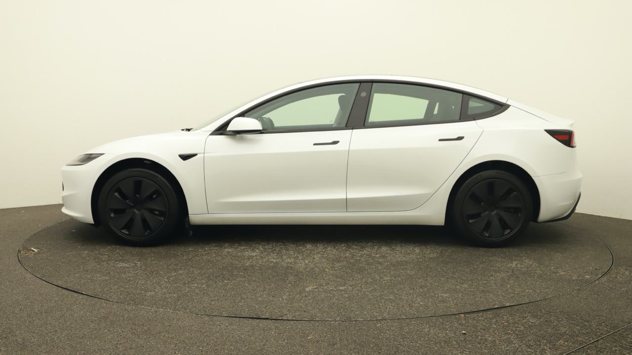 Tesla<br>Model 3 Long Range RWD