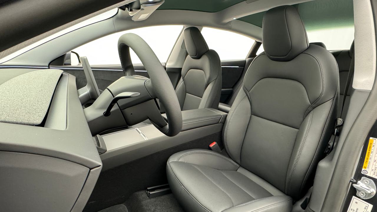 Tesla<br>Model 3 Long Range Dual Motor AWD