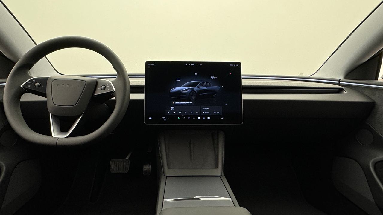 Tesla<br>Model 3 Long Range Dual Motor AWD